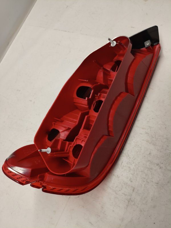 Фонарь стоп-сигнала Peugeot 406 8B 2001 задний правый Фонарь стоп-сигнала Peugeot 406 8B 2001 задний правый