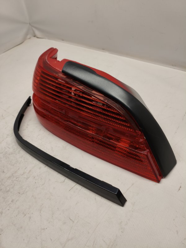 Фонарь стоп-сигнала Peugeot 406 8B 2001 задний левый Фонарь стоп-сигнала Peugeot 406 8B 2001 задний левый