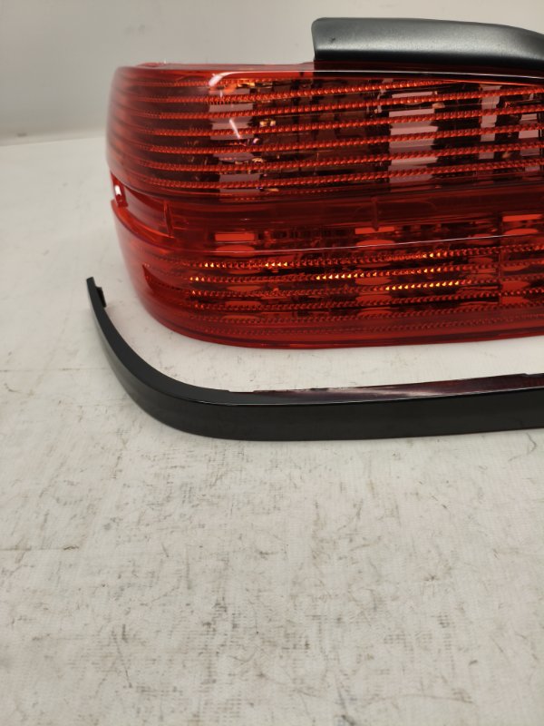 Фонарь стоп-сигнала Peugeot 406 8B 2001 задний левый Фонарь стоп-сигнала Peugeot 406 8B 2001 задний левый