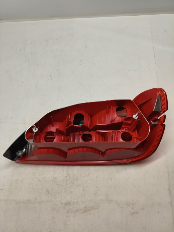 Фонарь стоп-сигнала Peugeot 406 8B 2001 задний левый Фонарь стоп-сигнала Peugeot 406 8B 2001 задний левый