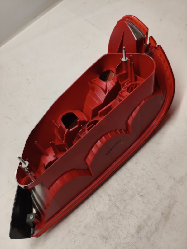 Фонарь стоп-сигнала Peugeot 406 8B 2001 задний левый Фонарь стоп-сигнала Peugeot 406 8B 2001 задний левый