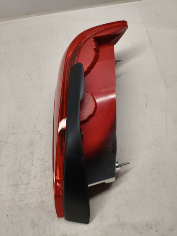 Фонарь стоп-сигнала Peugeot 406 8B 2001 задний левый Фонарь стоп-сигнала Peugeot 406 8B 2001 задний левый