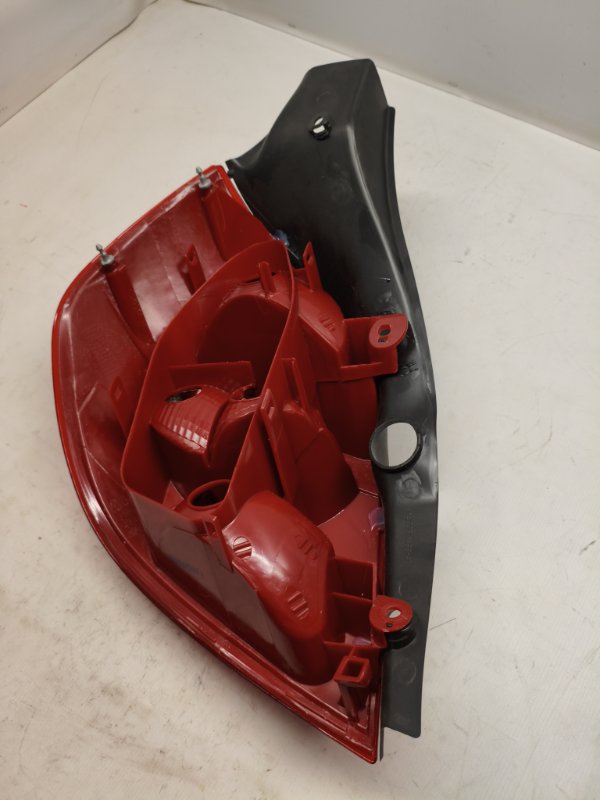 Фонарь стоп-сигнала Renault CLIO BR 2008 задний правый Фонарь стоп-сигнала Renault CLIO BR 2008 задний правый