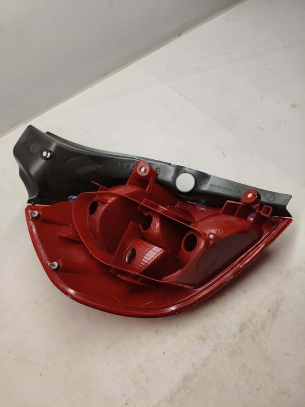 Фонарь стоп-сигнала Renault CLIO BR 2008 задний правый Фонарь стоп-сигнала Renault CLIO BR 2008 задний правый