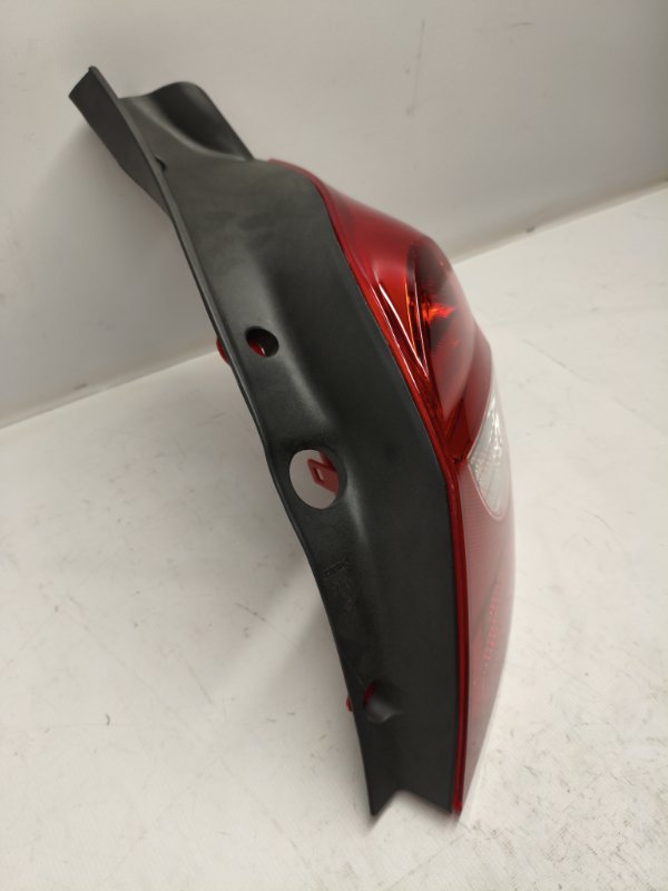 Фонарь стоп-сигнала Renault CLIO BR 2008 задний правый Фонарь стоп-сигнала Renault CLIO BR 2008 задний правый