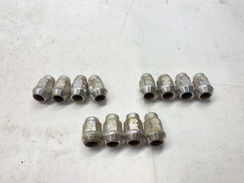 Болт колесный Toyota Corolla AE100 (б/у)