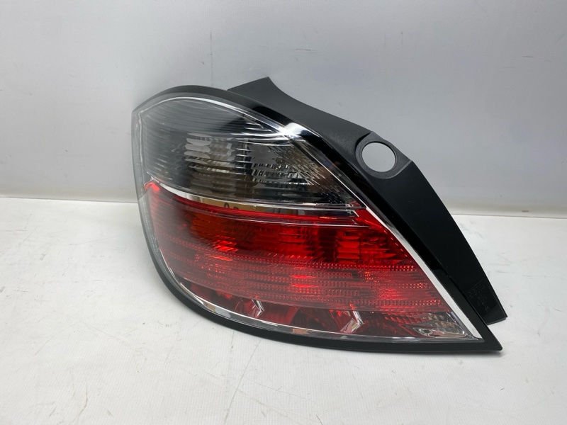 Фонарь стоп-сигнала Opel Astra L35 2010 левый
