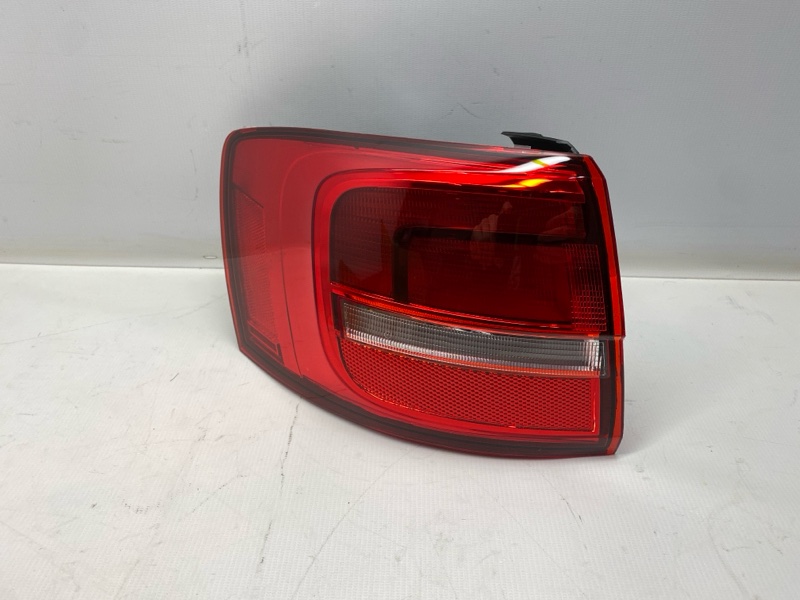 Фонарь стоп-сигнала Volkswagen Jetta 5C6 2016 левый Фонарь стоп-сигнала Volkswagen Jetta 5C6 2016 левый