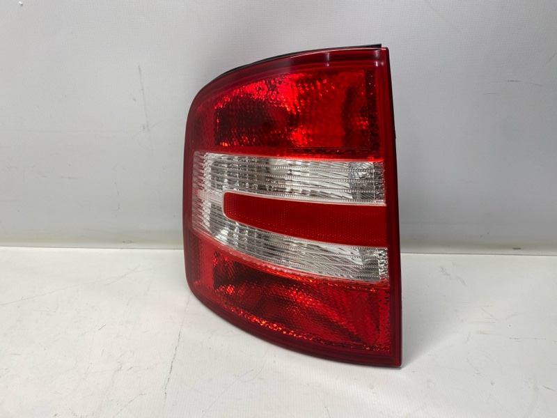 Фонарь стоп-сигнала SKODA FABIA 6Y2 2006 левый Фонарь стоп-сигнала SKODA FABIA 6Y2 2006 левый
