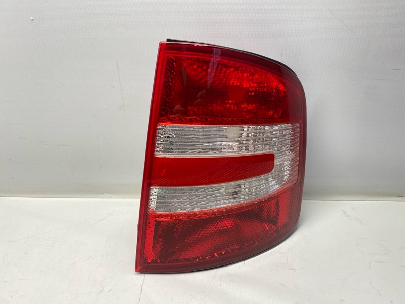 Фонарь стоп-сигнала SKODA FABIA 6Y2 2003 правый Фонарь стоп-сигнала SKODA FABIA 6Y2 2003 правый