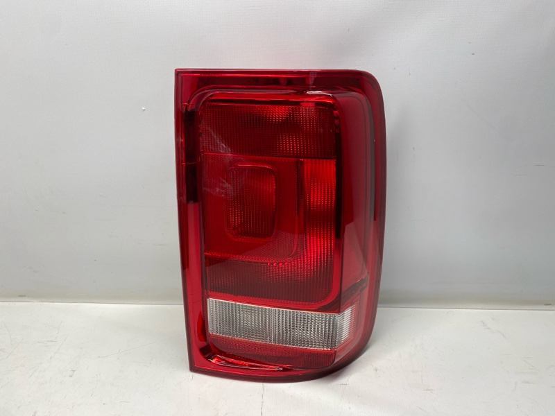 Фонарь стоп-сигнала Volkswagen Amarok 2HB 2013 правый Фонарь стоп-сигнала Volkswagen Amarok 2HB 2013 правый