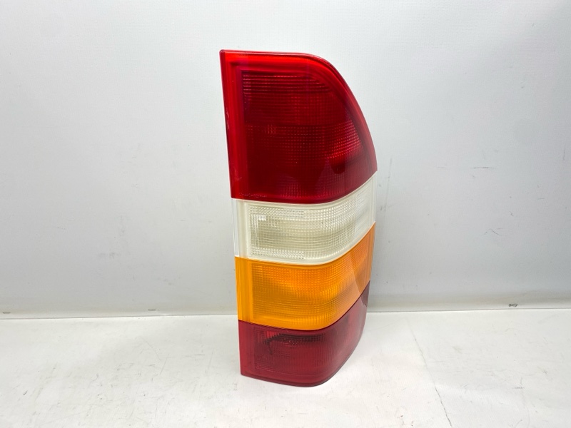 Фонарь стоп-сигнала Mercedes-Benz Sprinter W901 1997 правый