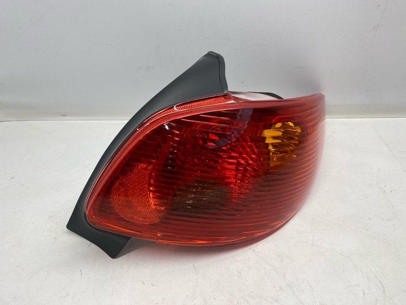 Фонарь стоп-сигнала Peugeot 206 2B 2005 правый