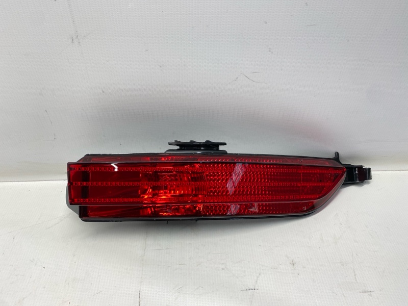 Фонарь стоп-сигнала Volkswagen Touareg 7P6 2013 правый Фонарь стоп-сигнала Volkswagen Touareg 7P6 2013 правый