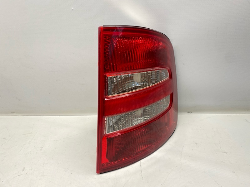 Фонарь стоп-сигнала SKODA FABIA 6Y2 2005 правый Фонарь стоп-сигнала SKODA FABIA 6Y2 2005 правый