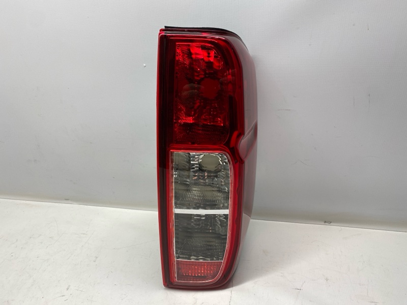 Фонарь стоп-сигнала NISSAN Navara D40 2007 правый Фонарь стоп-сигнала NISSAN Navara D40 2007 правый