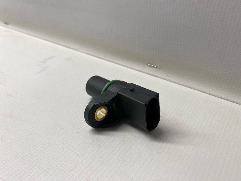 Датчик положения распредвала BMW X5 E53 2001 Датчик положения распредвала BMW X5 E53 2001