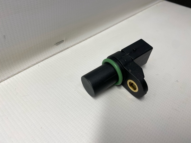 Датчик положения распредвала BMW X5 E53 2001 Датчик положения распредвала BMW X5 E53 2001