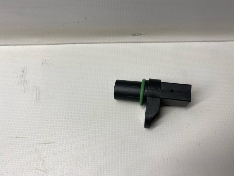 Датчик положения распредвала BMW X5 E53 2001 Датчик положения распредвала BMW X5 E53 2001