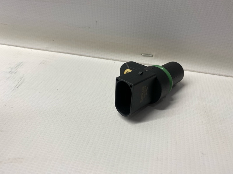 Датчик положения распредвала BMW X5 E53 2001 Датчик положения распредвала BMW X5 E53 2001