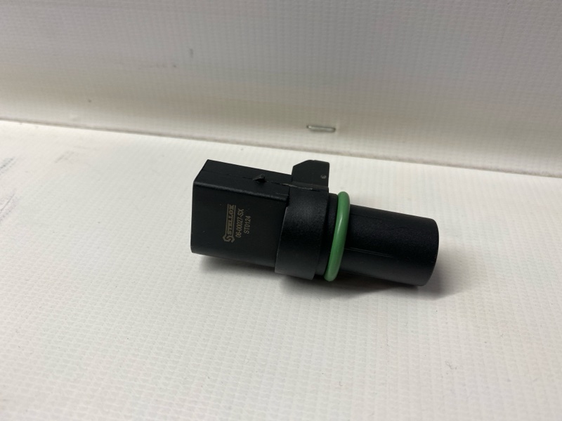 Датчик положения распредвала BMW X5 E53 2001 Датчик положения распредвала BMW X5 E53 2001