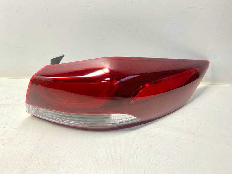 Фонарь стоп-сигнала Hyundai Elantra AD 2017 правый