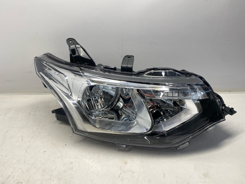 Фара Mitsubishi Outlander GF3W 2014 правая