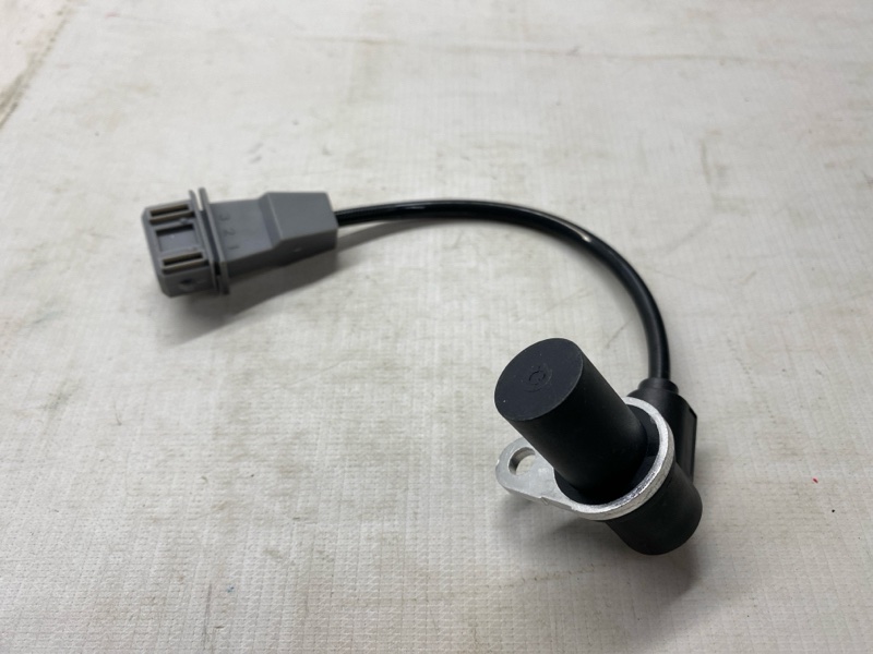 Датчик положения коленвала KIA RIO DC 2003