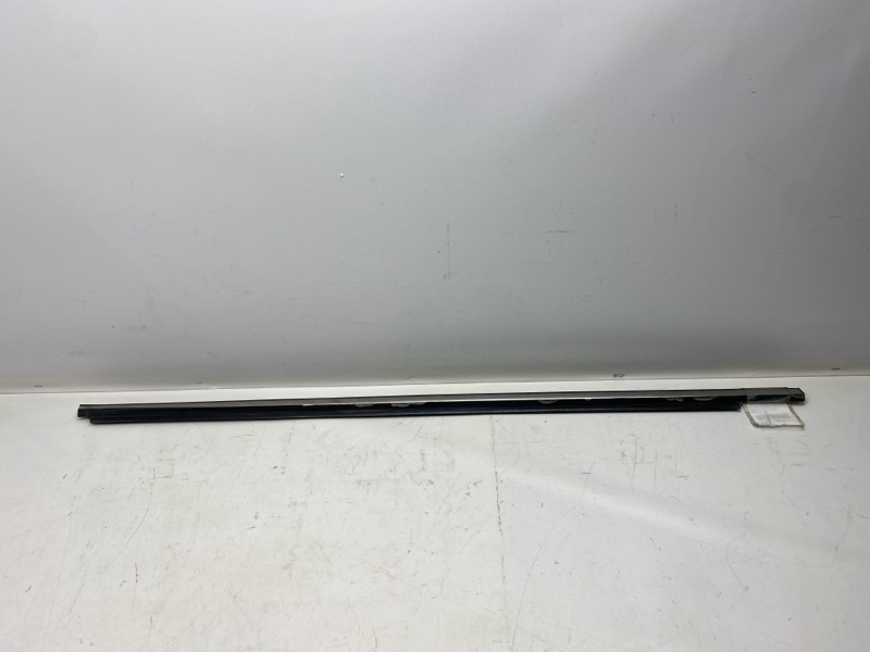 Молдинг Toyota Corolla NZE121 передний правый (б/у)