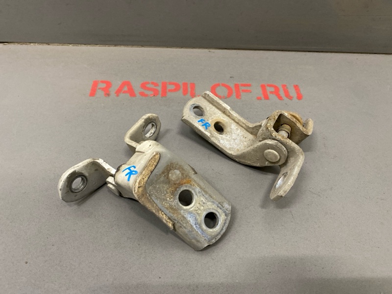 Петля двери Toyota Corona Exiv ST200 4S-FE 1996 передняя правая (б/у)