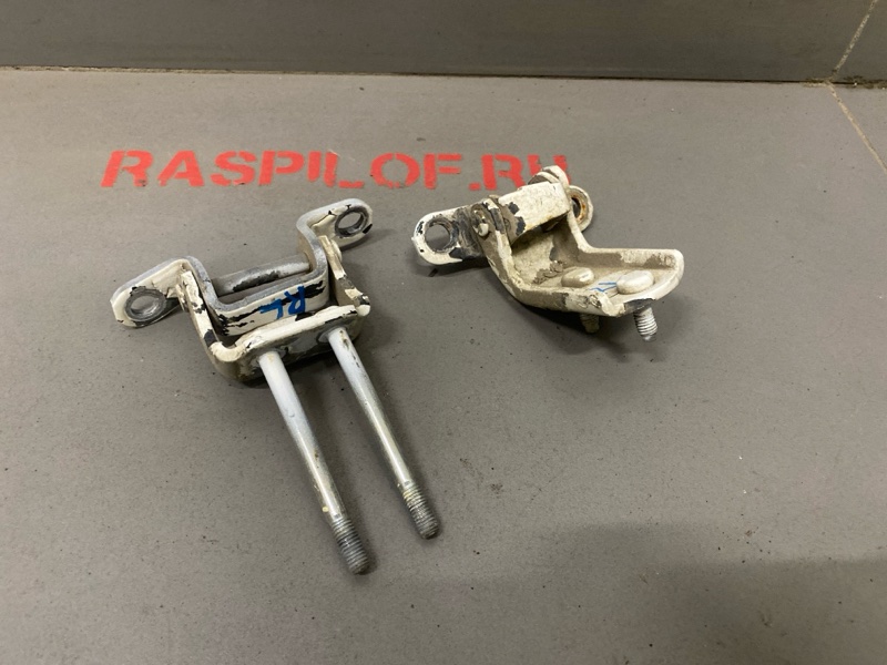 Петля двери Toyota Corona Exiv ST200 4S-FE 1996 задняя левая (б/у)