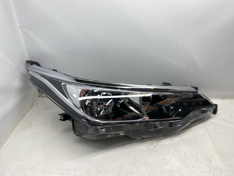 Фара Toyota Corolla NDE180 2018 передняя правая