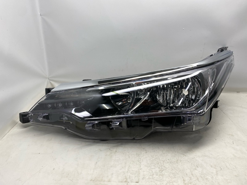 Фара Toyota Corolla NDE180 2018 передняя левая