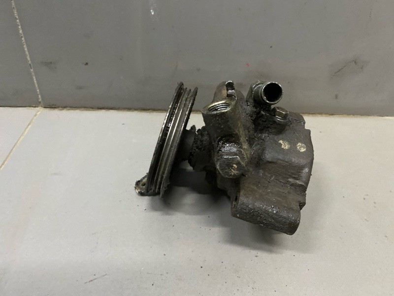 Насос гидроусилителя Toyota Corona Exiv ST200 4S-FE 1996 (б/у)