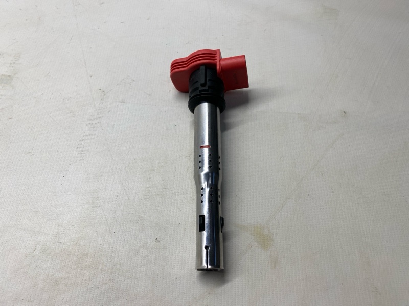 Катушка зажигания AUDI A4 8E5 2003