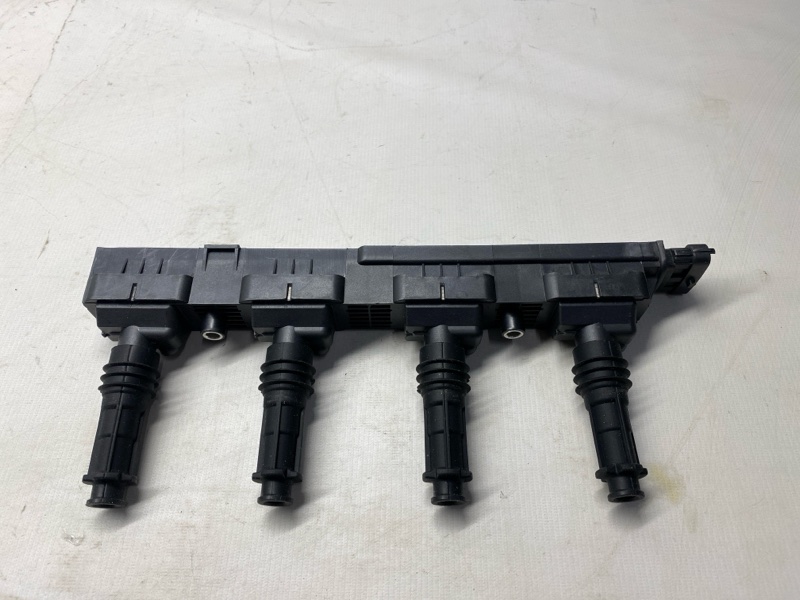 Катушка зажигания Opel Astra L67 2007