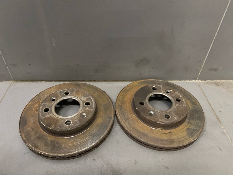 Диск тормозной Renault Symbol LB K4J 2003 передний (б/у)