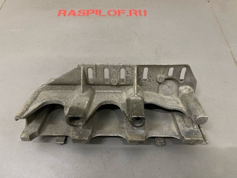 Кронштейн впускного коллектора Renault Symbol LB K4J 2003 (б/у)