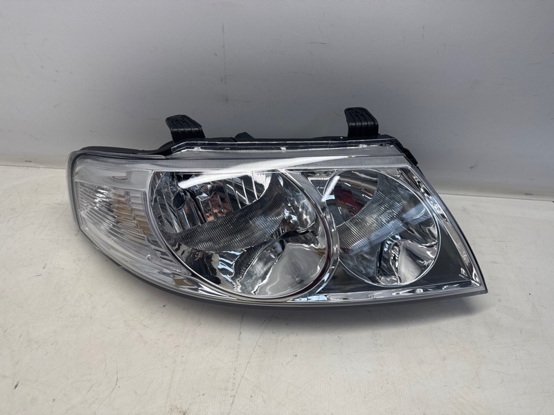 Фара Nissan Almera Classic B10 2007 передняя правая
