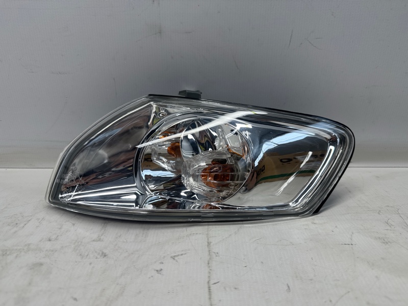 Поворотник Mazda Capella GW8W 2001 левый