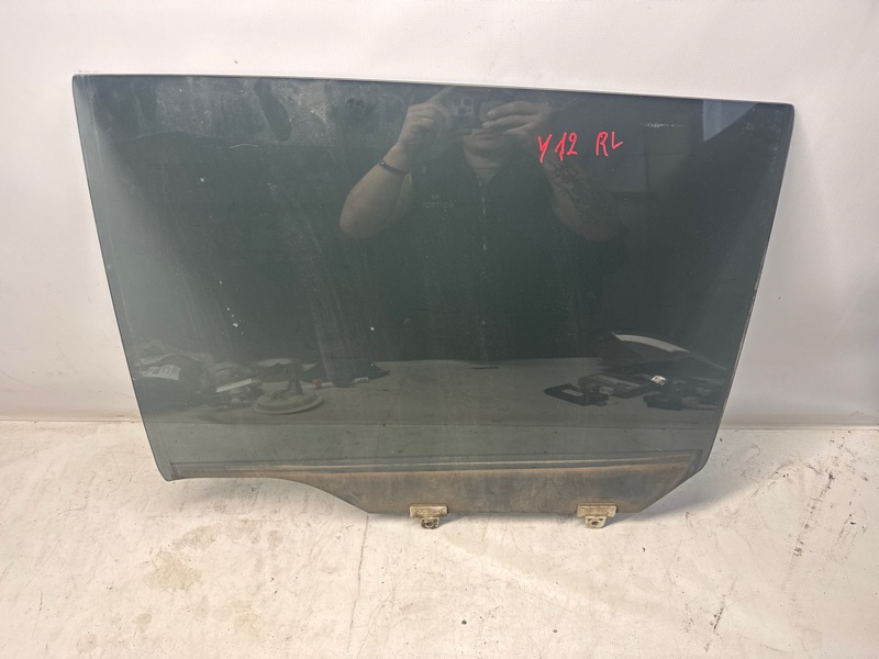 Стекло боковое NISSAN Wingroad Y12 HR15 2007 заднее левое (б/у)