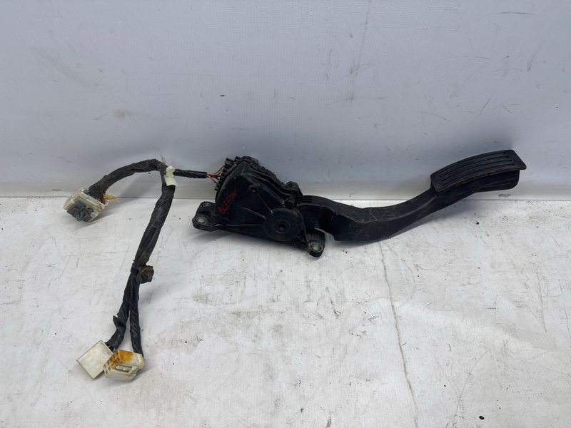 Педаль газа Mazda Axela BLEFW LF-VDS 2009 (б/у)