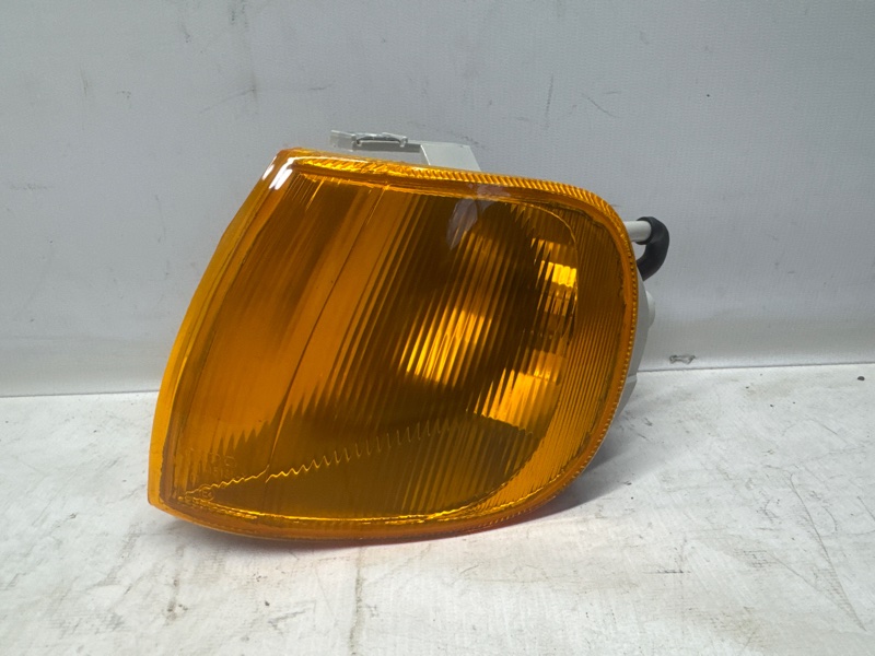 Поворотник Volkswagen Polo 6N1 1997 левый