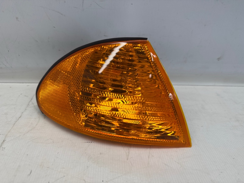 Поворотник BMW 3-SERIES E46 2000 правый