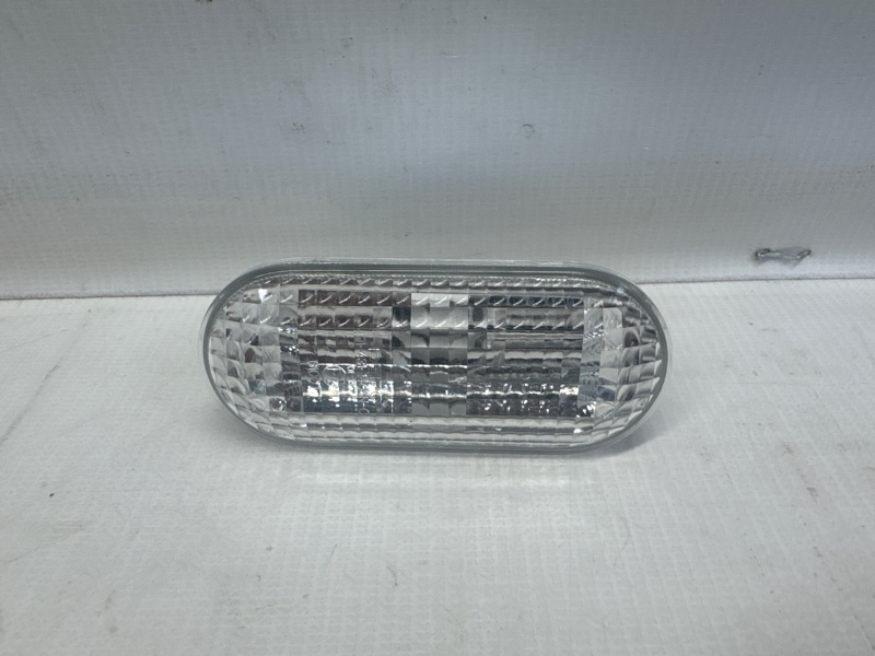Поворотник FORD FOCUS CB4 2006
