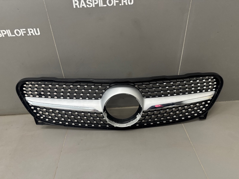 Решетка радиатора Mercedes-Benz GLA-Class X156 2015