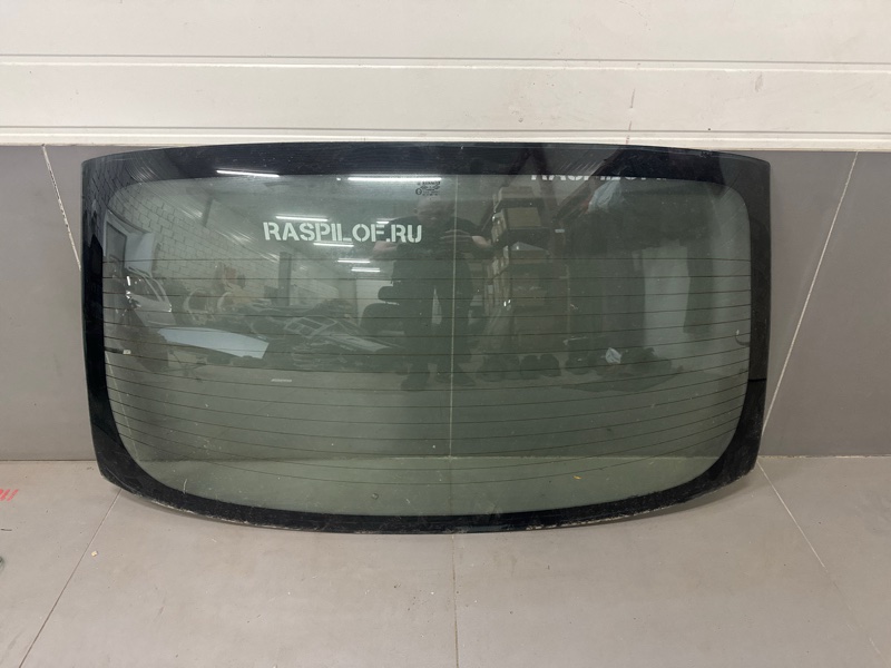 Стекло заднее Renault Symbol LB K7M 2004 (б/у)