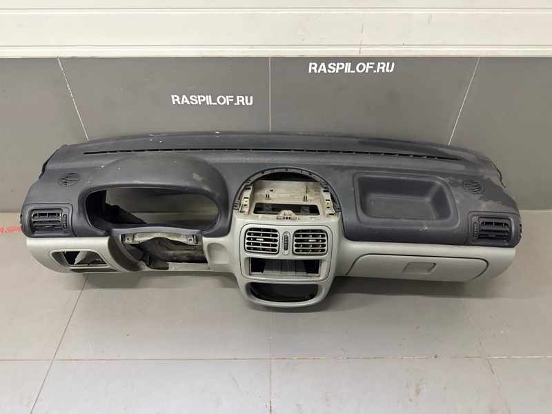 Панель передняя в салон Renault Symbol LB K7M 2004 (б/у)