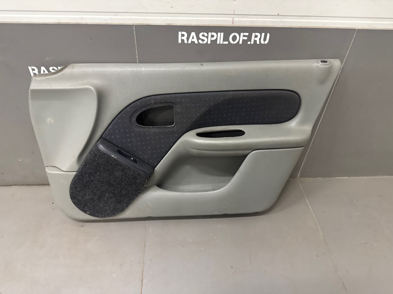Обшивка двери Renault Symbol LB K7M 2004 передняя правая (б/у)