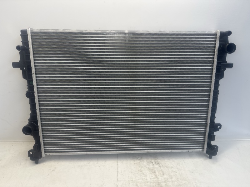 Радиатор двигателя Geely Emgrand SS11 2022